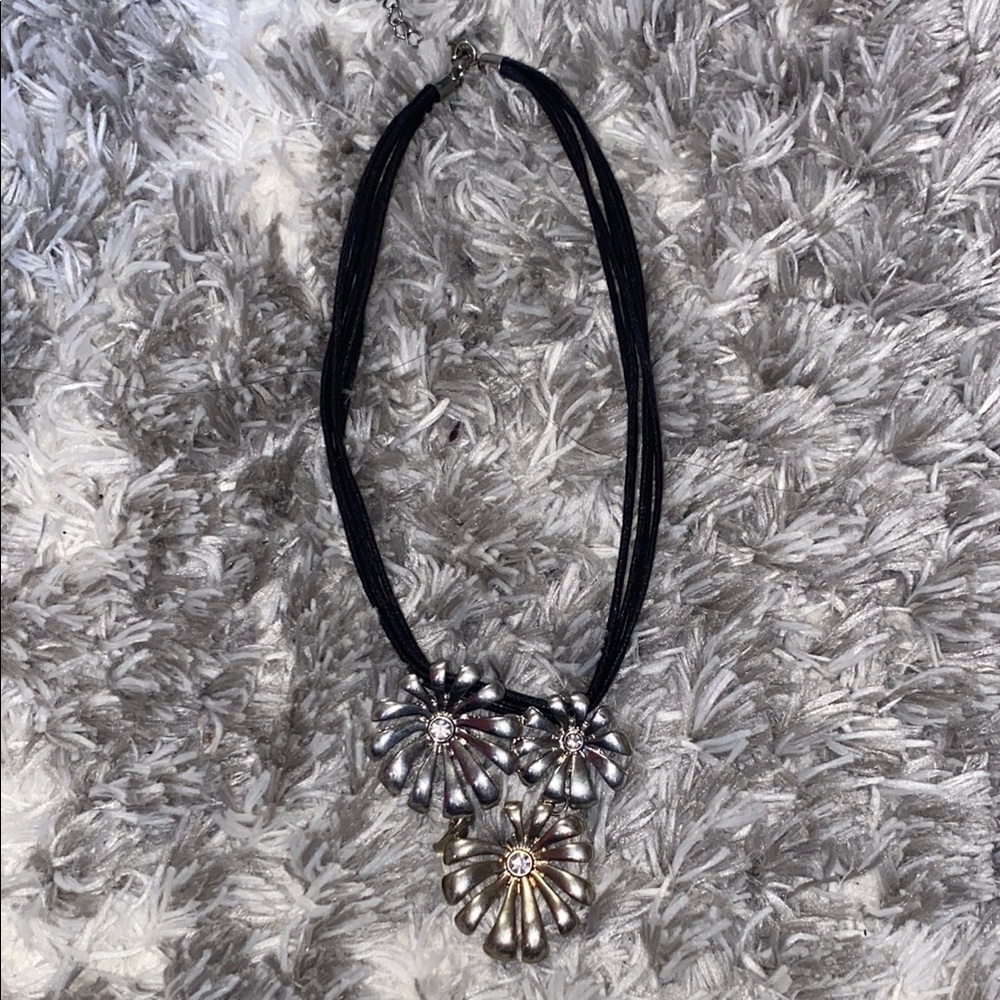 western style silver floral necklace